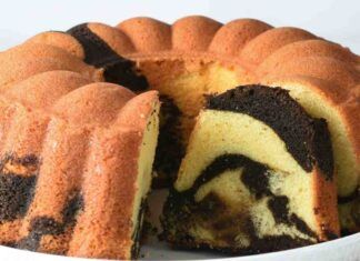 Ciambellone marmorizzato senza latte e uova