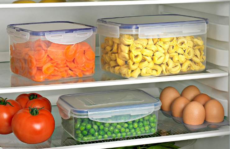 Contenitori in frigo