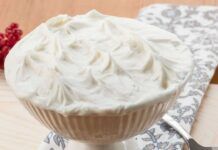 Crema di latte senza uova: delicata e leggera, sarà la tua nuvola golosa da gustare anche al cucchiaio! Crema di latte senza uova