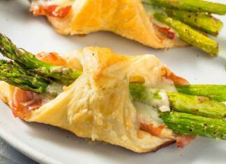 Fagottini di pasta sfoglia con asparagi e speck RicettaSprint