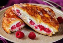 French toasts con crema di ricotta e fragole