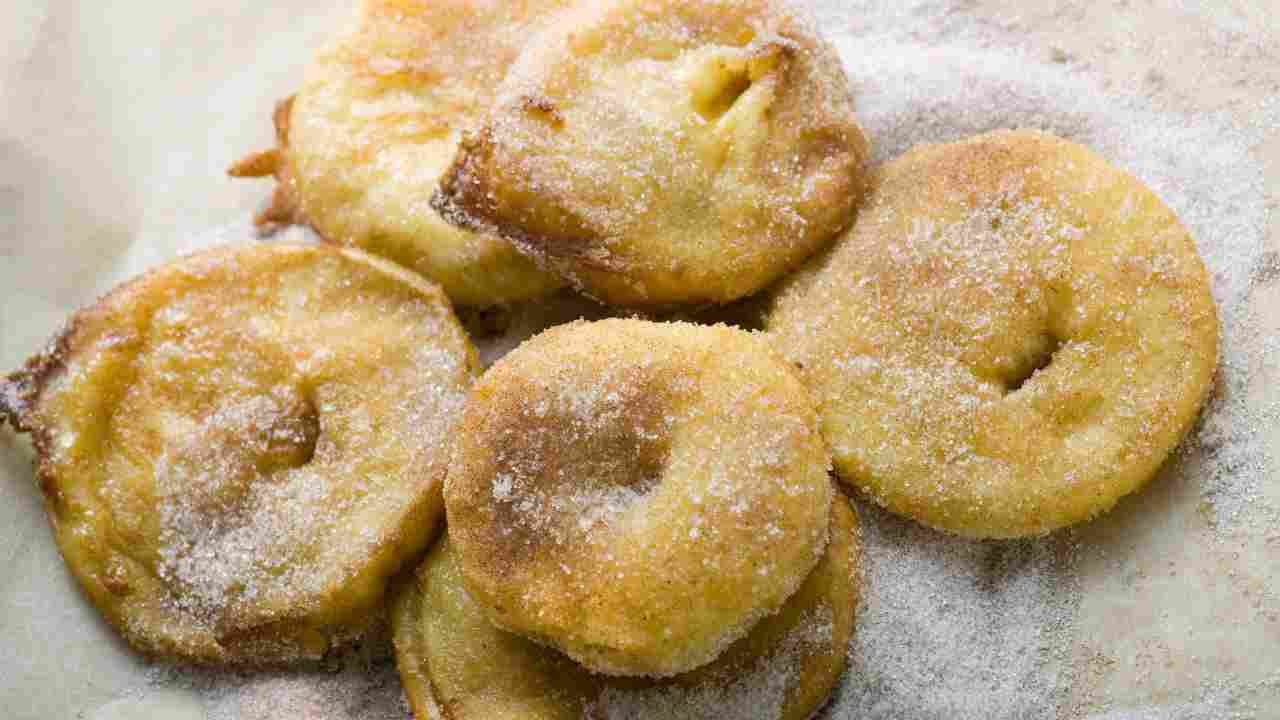 Frittelle di mele in padella senza uova