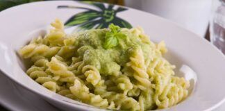 Fusilli al pesto di zucchine e noci