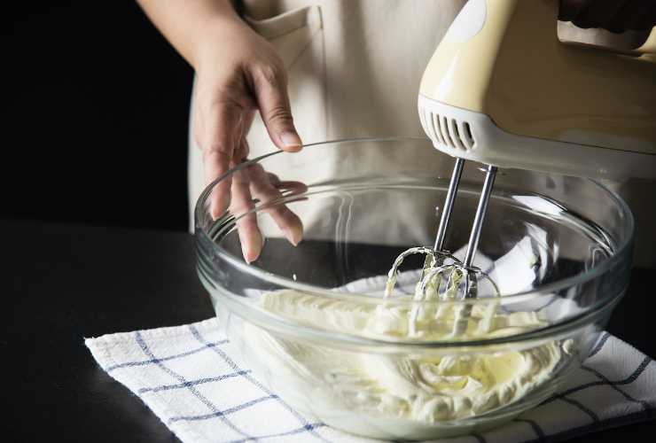 Gelato alla fragola senza gelatiera - RicettaSprint
