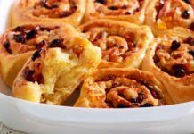 Oggi faccio le girelle brioche alle mele e uvetta litigheranno per il bis, fidati ti cambiano la colazione Girelle brioche alle mele e uvetta RicettaSprint