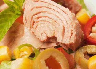 Insalata con i peperoni croccanti