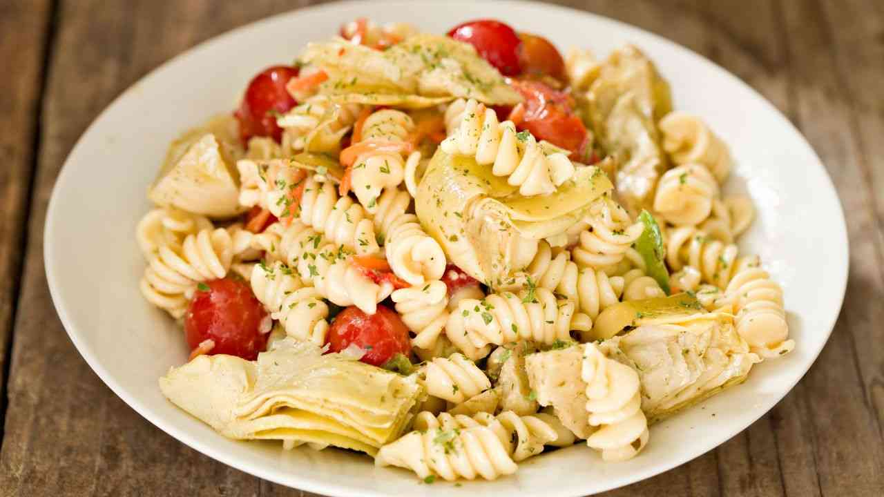 Insalata di pasta ai carciofi