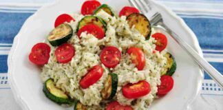 insalata di riso con zucchine e pomodorini