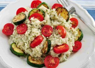insalata di riso con zucchine e pomodorini
