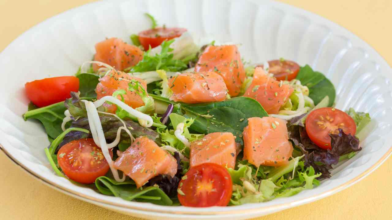 Insalata di salmone - RicettaSprint