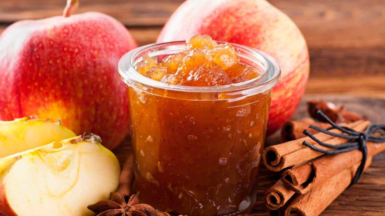 Marmellata di mele alla cannella