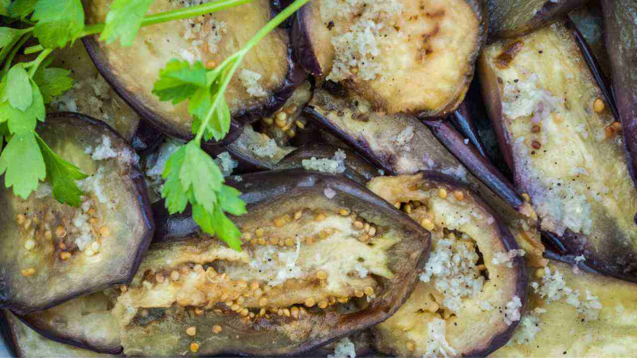 Melanzane arrosto senza griglia - RicettaSprint