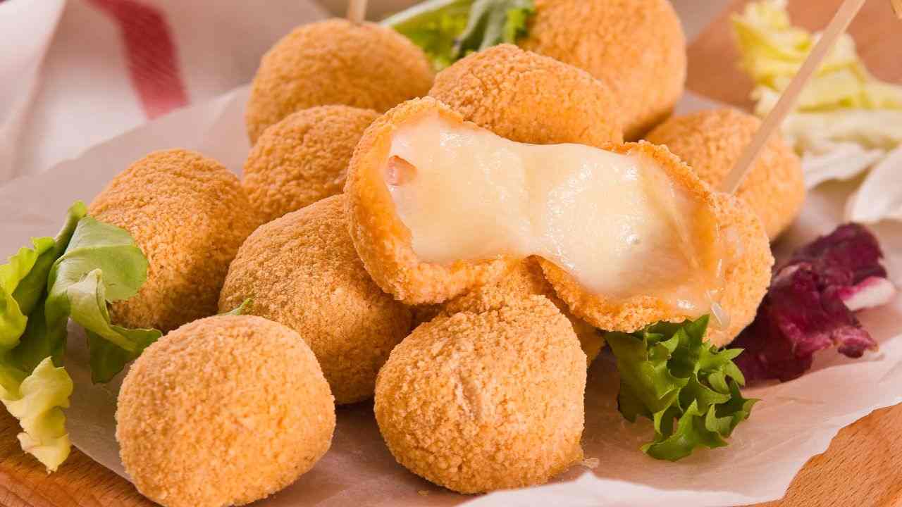 Mozzarelline fritte in friggitrice ad aria