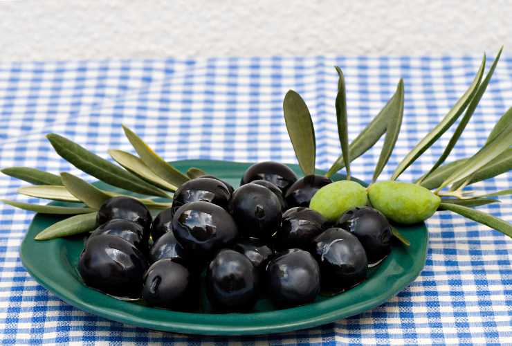 Olive nere come sono colorate - RicettaSprint