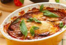 Nessuno tocchi la parmigiana! Piuttosto punta tutto sulla variante light Parmigiana di melanzane - RicettaSprint