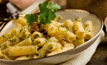 Pasta al pesto di tonno noci e limone