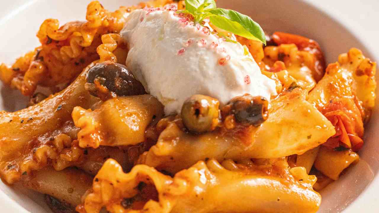 Pasta alla puttanesca con la ricotta RicettaSprint