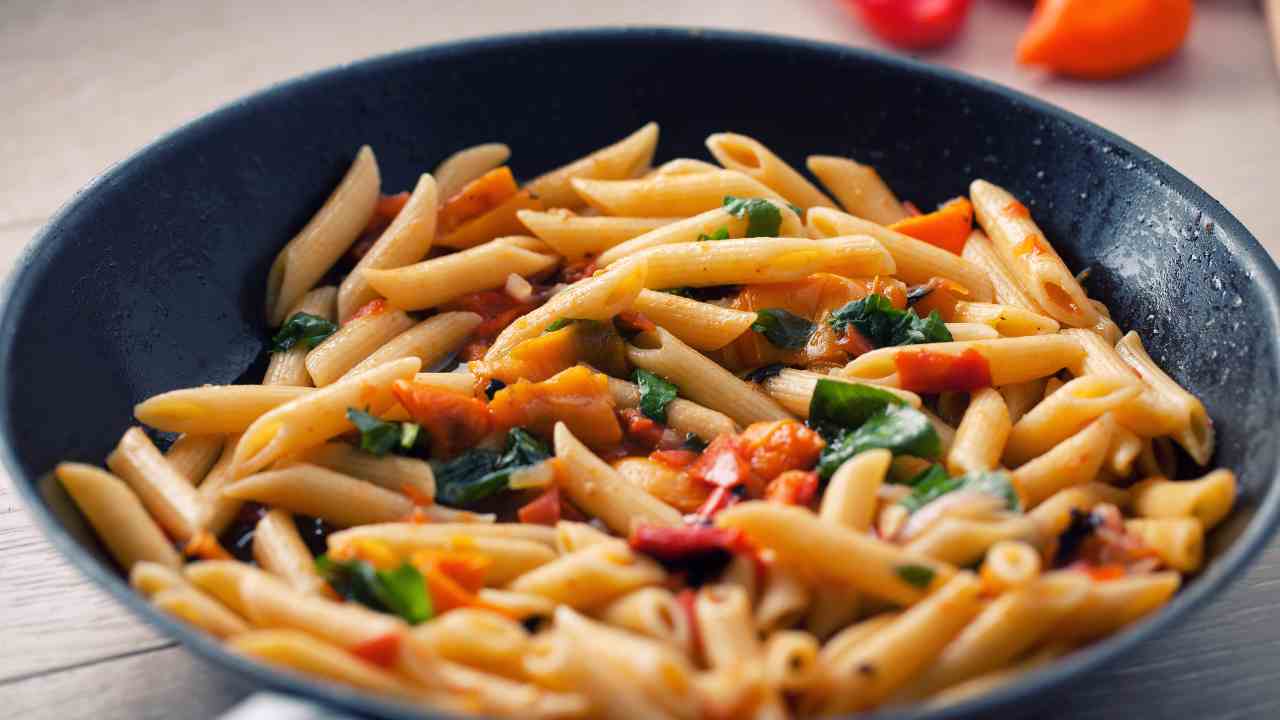 Pasta con crema di peperoni - RicettaSprint