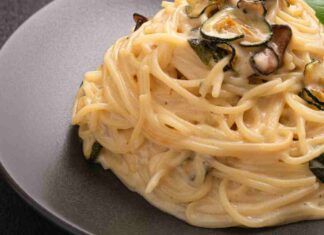 Pasta fredda cremosa con zucchine e yogurt