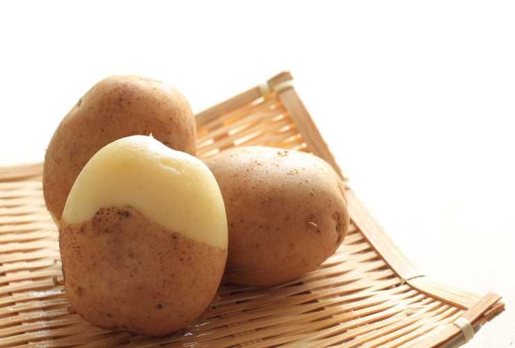 Patate bollite in microonde - RicettaSprint