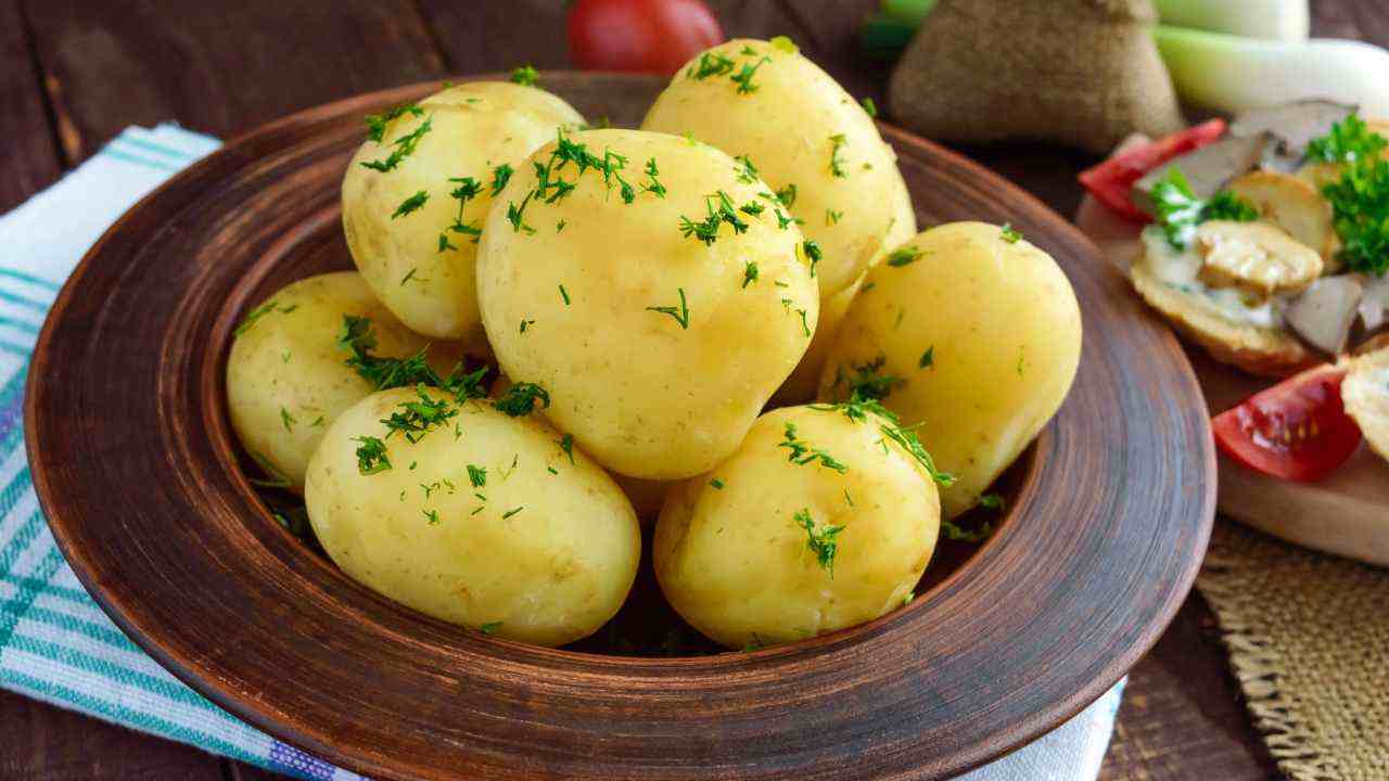 Patate bollite in microonde - 20250531 RicettaSprint