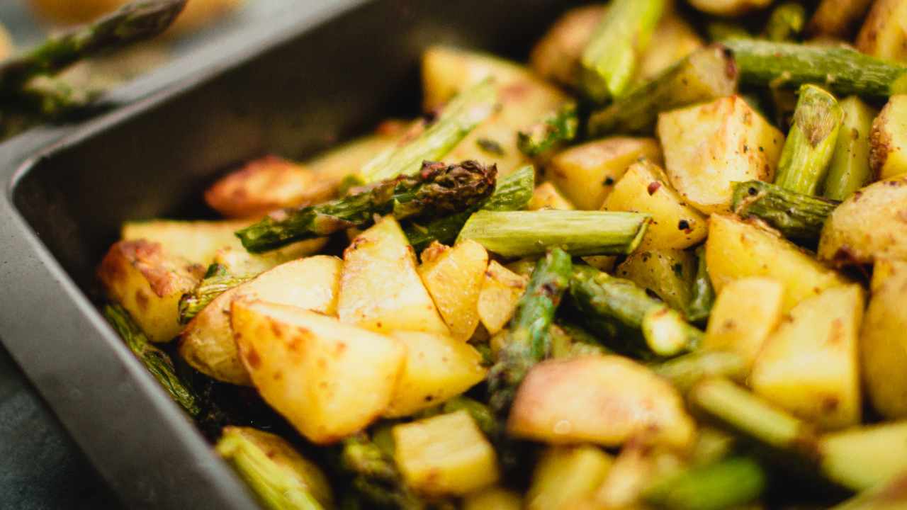 Patate e asparagi al forno RicettaSprint