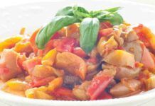 Nulla batte un bel piatto di peperonata alla siciliana, si è aperto un mondo, metti tanto pane in tavola che è necessario Peperonata alla Siciliana