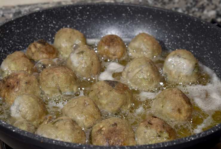 Peperoni ripieni di polpette RicettaSprint