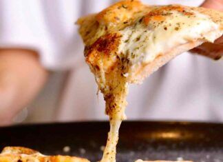 Pizza senza forno e senza lievitazione - RicettaSprint