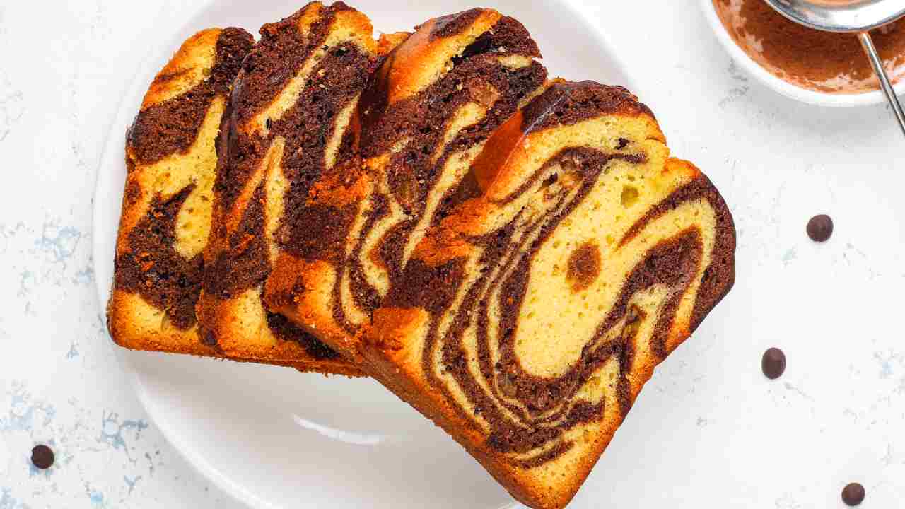 Plumcake all'acqua variegato al cacao