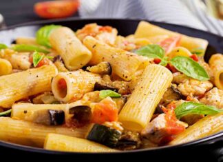 Rigatoni con melanzane e pesce spada