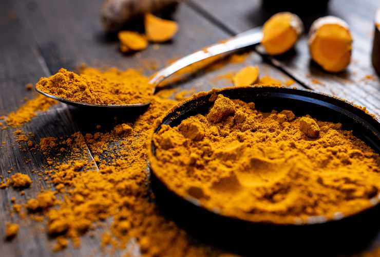 Risotto alla curcuma leggerissimo - RicettaSprint
