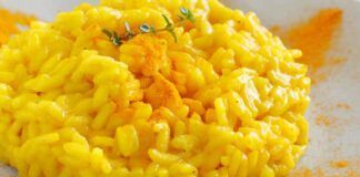 Risotto alla curcuma leggerissimo - RicettaSprint