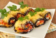 Involtini di melanzane con provola Rotoli di melanzane con peperoni e provola