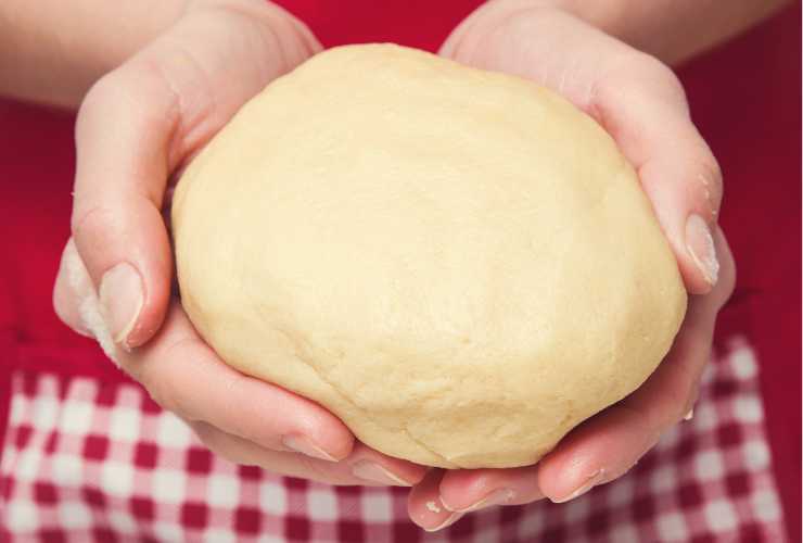 Rotolo di pasta frolla ripieno di marmellata RicettaSprint