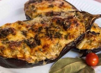 Scarponi di melanzane con salsicce e provolone