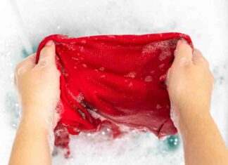 Smacchiare i vestiti con le pillole del mal di testa - RicettaSprint