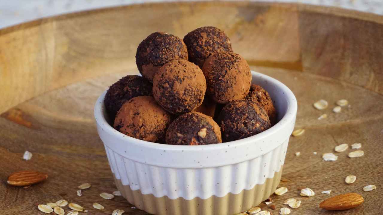 Tartufini al cioccolato ripieni - RicettaSprint