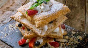 Altro che pancake e waffle: ho diviso la sfoglia in quadrotti e sono venuti fuori dei toast dolci favolosi!