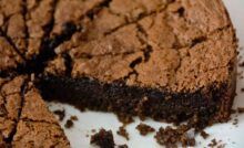 Torta al cioccolato con 2 ingredienti - RicettaSprint
