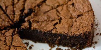 Torta al cioccolato con 2 ingredienti - RicettaSprint