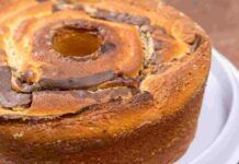 Torta al latte caldo nel frullatore 3 minuti e la informi, ti viene altissima per un semplice motivo