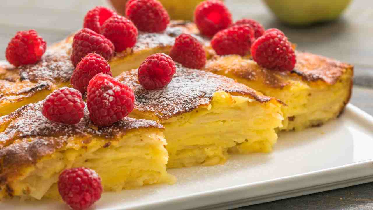 Torta invisibile alle mele con albumi RicettaSprint