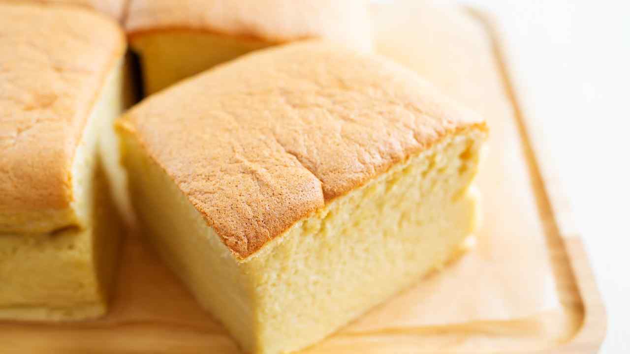 Torta morbida alla vaniglia - RicettaSprint
