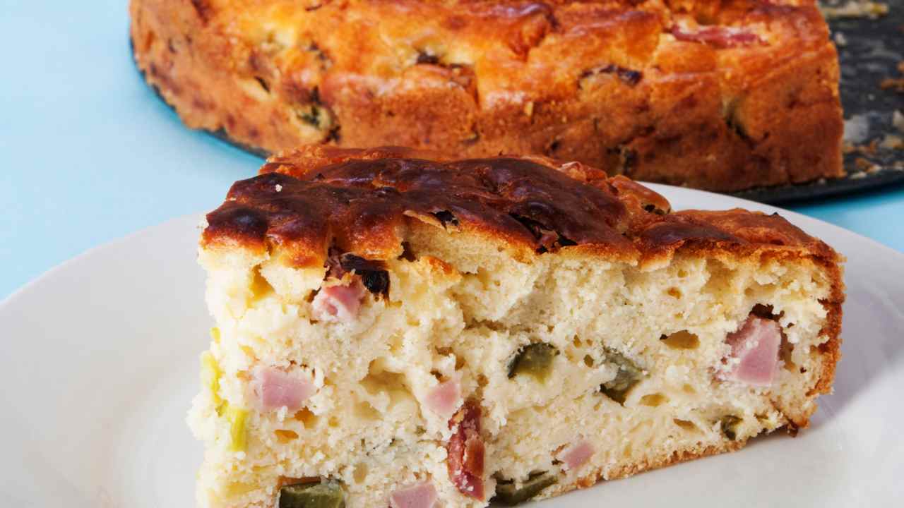 Torta salata svuota frigo in friggitrice ad aria RicettaSprint