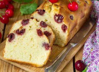 Torta soffice alle ciliegie RicettaSprint