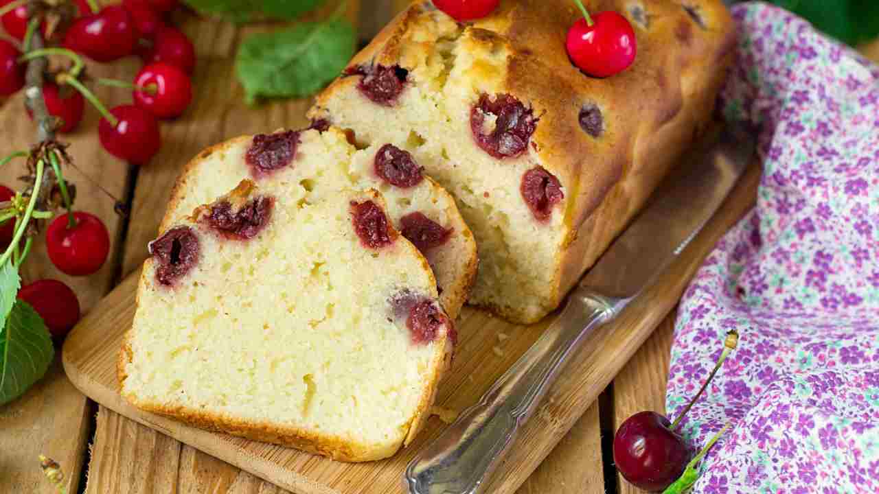 Torta soffice alle ciliegie RicettaSprint