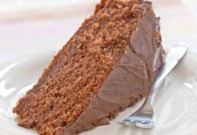 Ho chiuso con i rimorsi, mi concedo una fetta di questa torta tutti i giorni, ti spiego perché Tortina magica ai fiocchi di latte