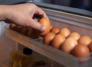 Trucco delle uova fresche - RicettaSprint