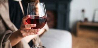 Un bicchiere di vino al giorno danni - RicettaSprint